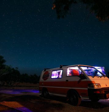 Partez en vacances avec un camping car de nuit