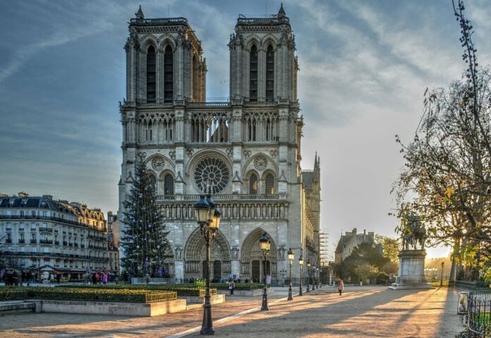 reconstruction cathédrale notre-dame de paris
