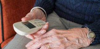 Démarchage téléphonique personne âgée