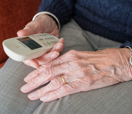 Démarchage téléphonique personne âgée